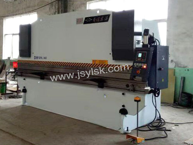 WC67Y-125/4000液壓折彎機