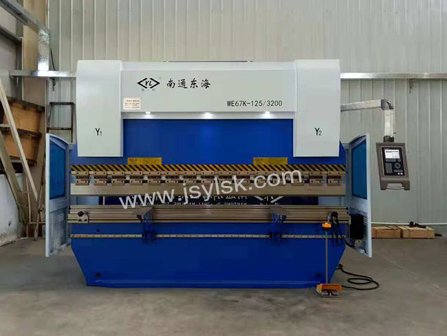 WE67K-125/3200數(shù)控折彎機(jī)
