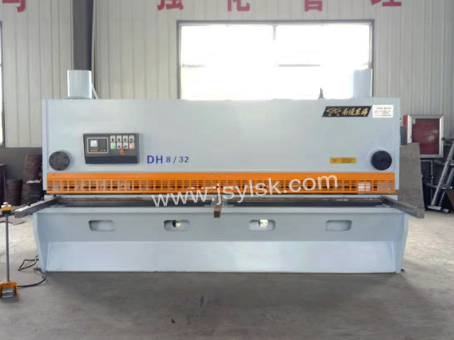 QC11Y-8*3200液壓剪板機