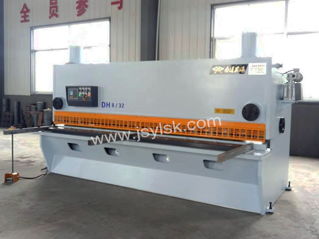 QC11Y-8*3200液壓剪板機