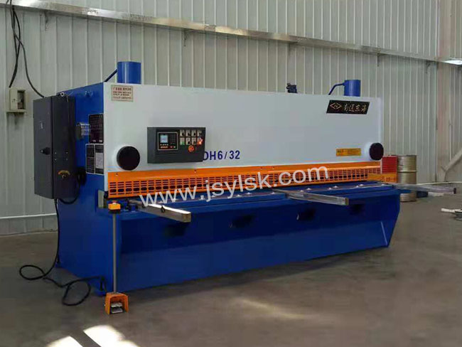 QC11Y-6*3200液壓剪板機